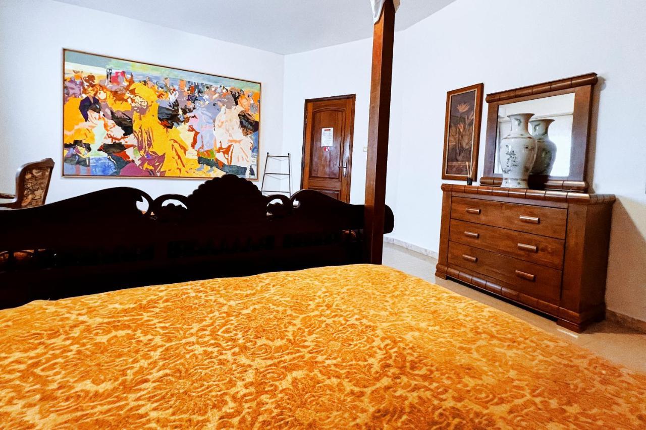 Hotel Loman Art à Dakar Extérieur photo