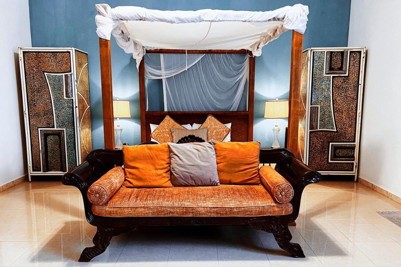 Hotel Loman Art à Dakar Extérieur photo