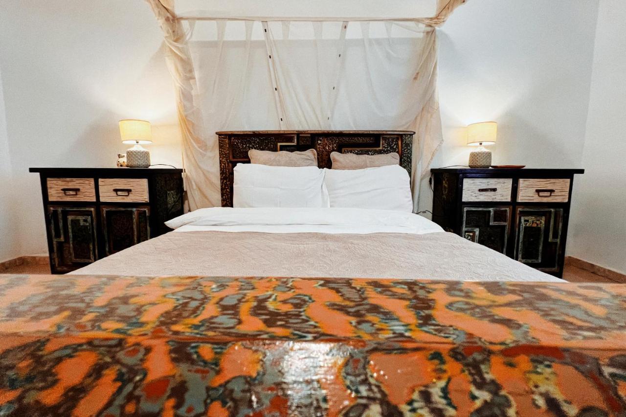 Hotel Loman Art à Dakar Extérieur photo
