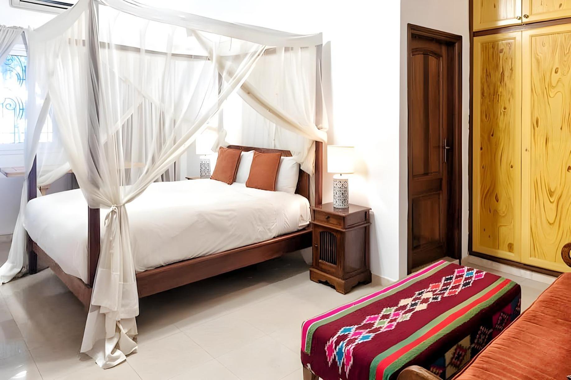 Hotel Loman Art à Dakar Extérieur photo